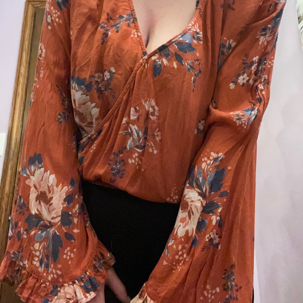 Floral blouse(3/$15)